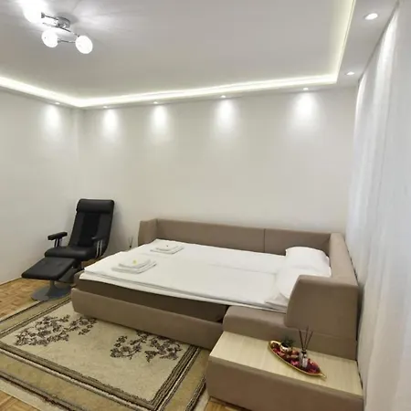Isidora Apartament *